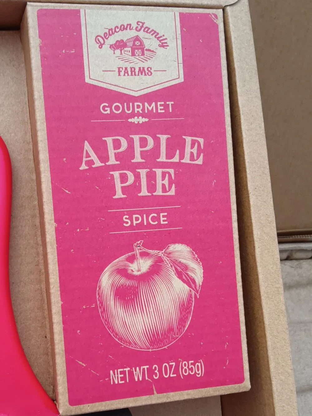 Deacon Farms Apple Pie Baking Kit with Red Pie Pan/Server